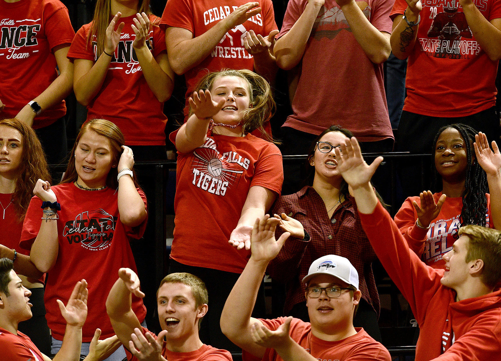 Cedar Falls vs West Des Moines Valley state volleyball